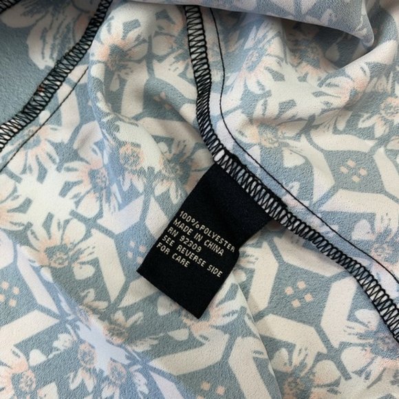 DG2 by Diane Gilman Women's Floral Ruffle Sleeve Blouse - Picture 4 of 7